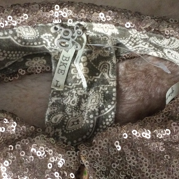 🆕 BKE Paisley Boho Sequin Top 🌿🌼 - Picture 8 of 10